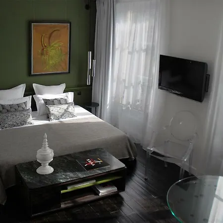 The Sleeping Lion アパート *