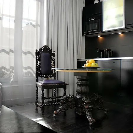 アパート The Sleeping Lion *