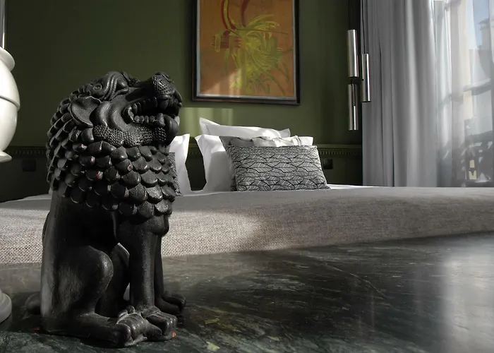 The Sleeping Lion Paris