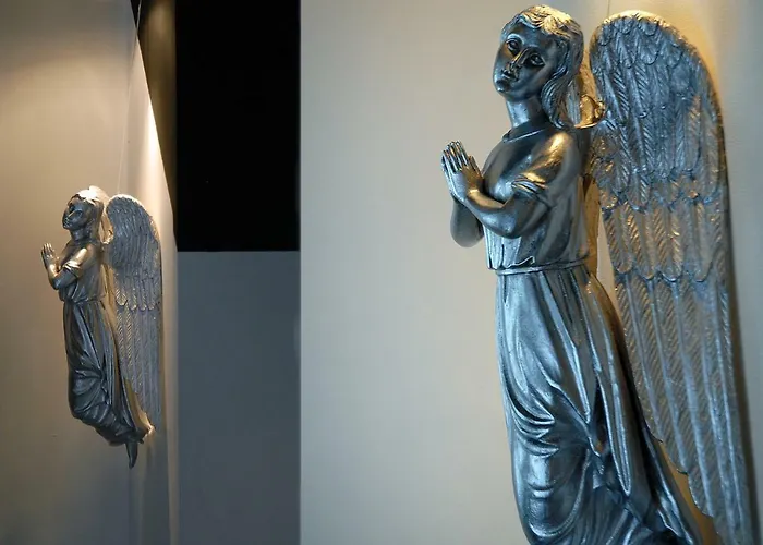 The Sleeping Lion Daire Paris